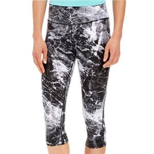 Nike Legendary Black Marble Capri Leggings Performance DriFit Womens Size Small